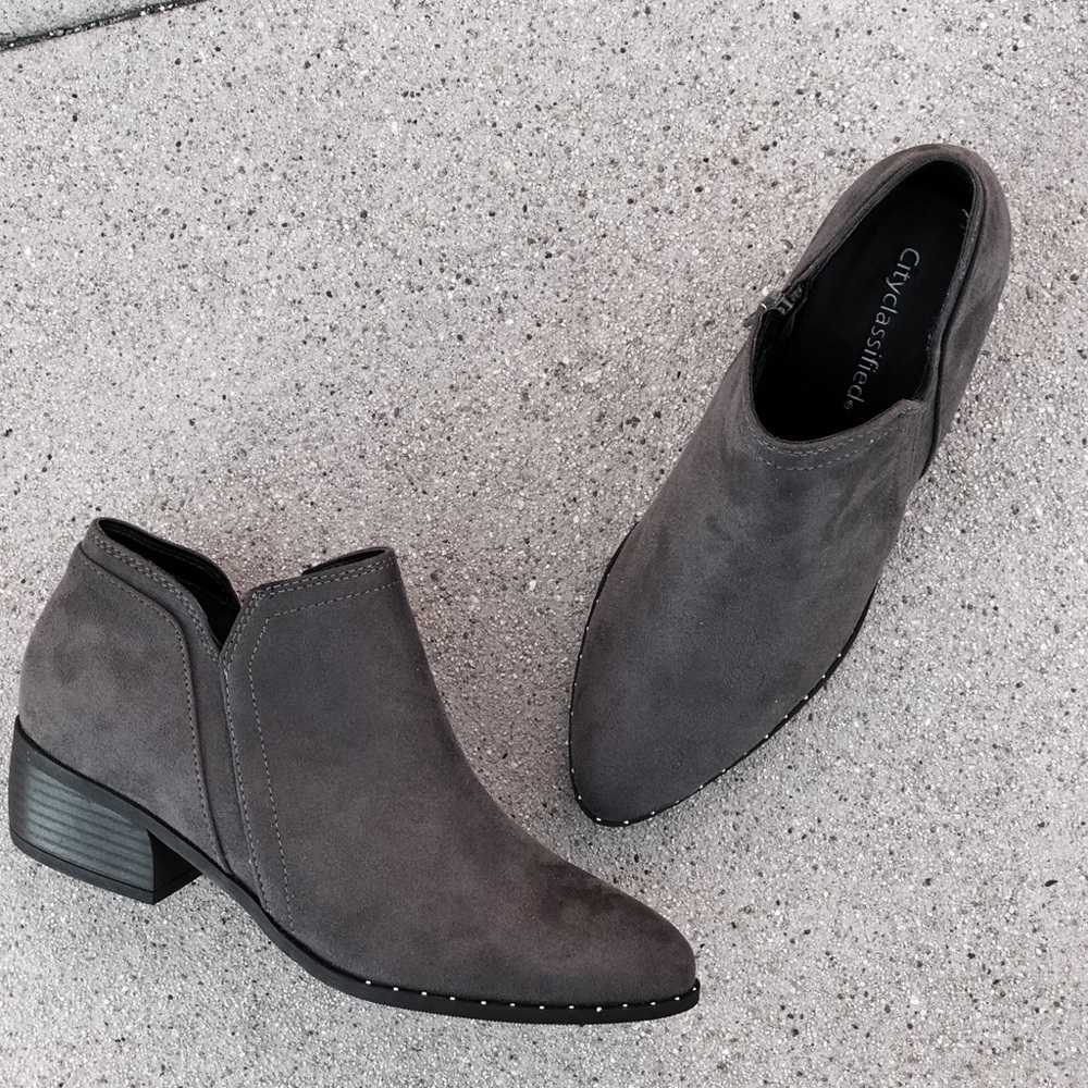 Last 1! City Classified Great Gray studded bootie - Picture 3 of 5
